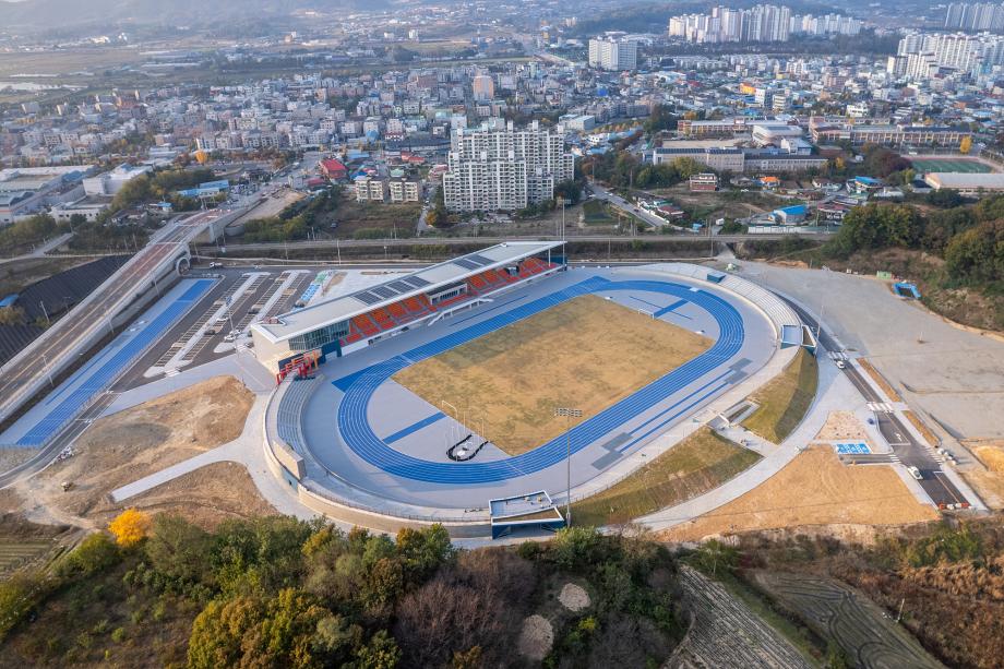 증평군, 종합운동장 준공...스포츠 선진도시로 도약
