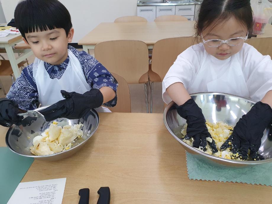 전통간식 '감자전과 감자 샌드위치'